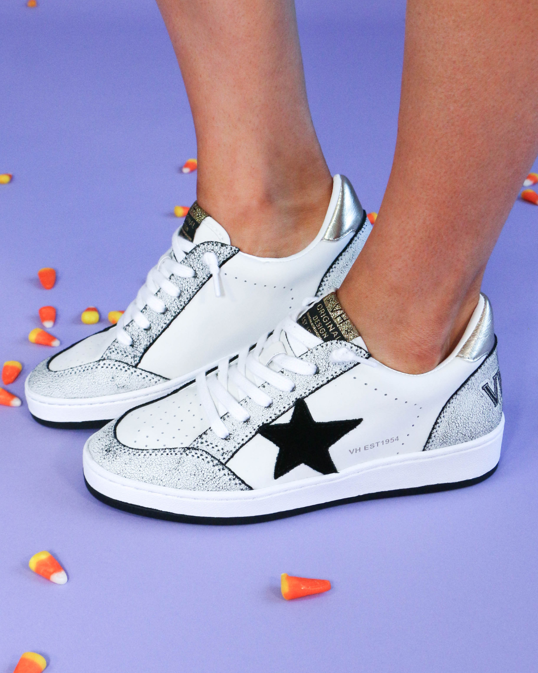 Denisse 35 Cracked Black Star Sneaker | VH