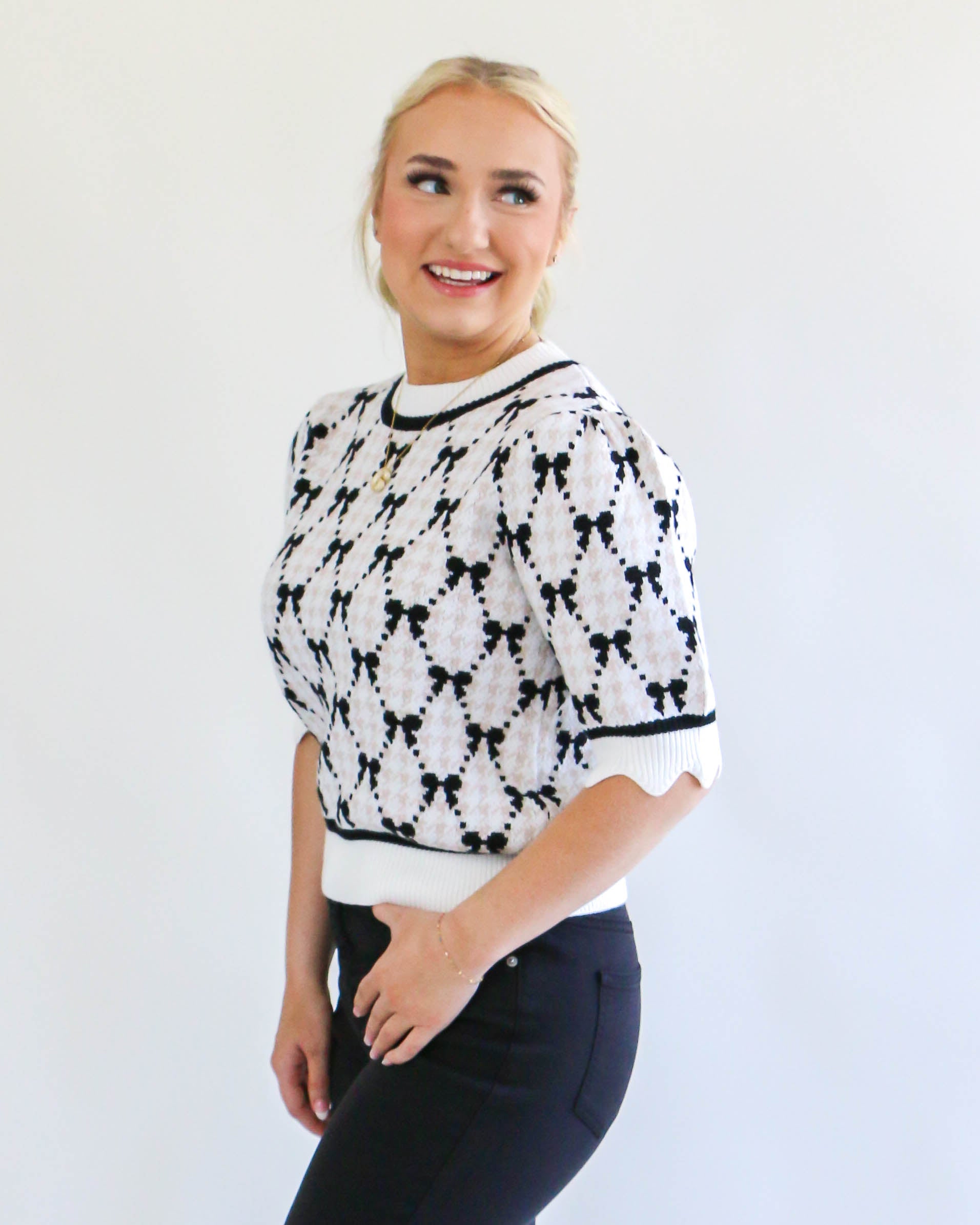 Short Sleeve Knit Pattern Top