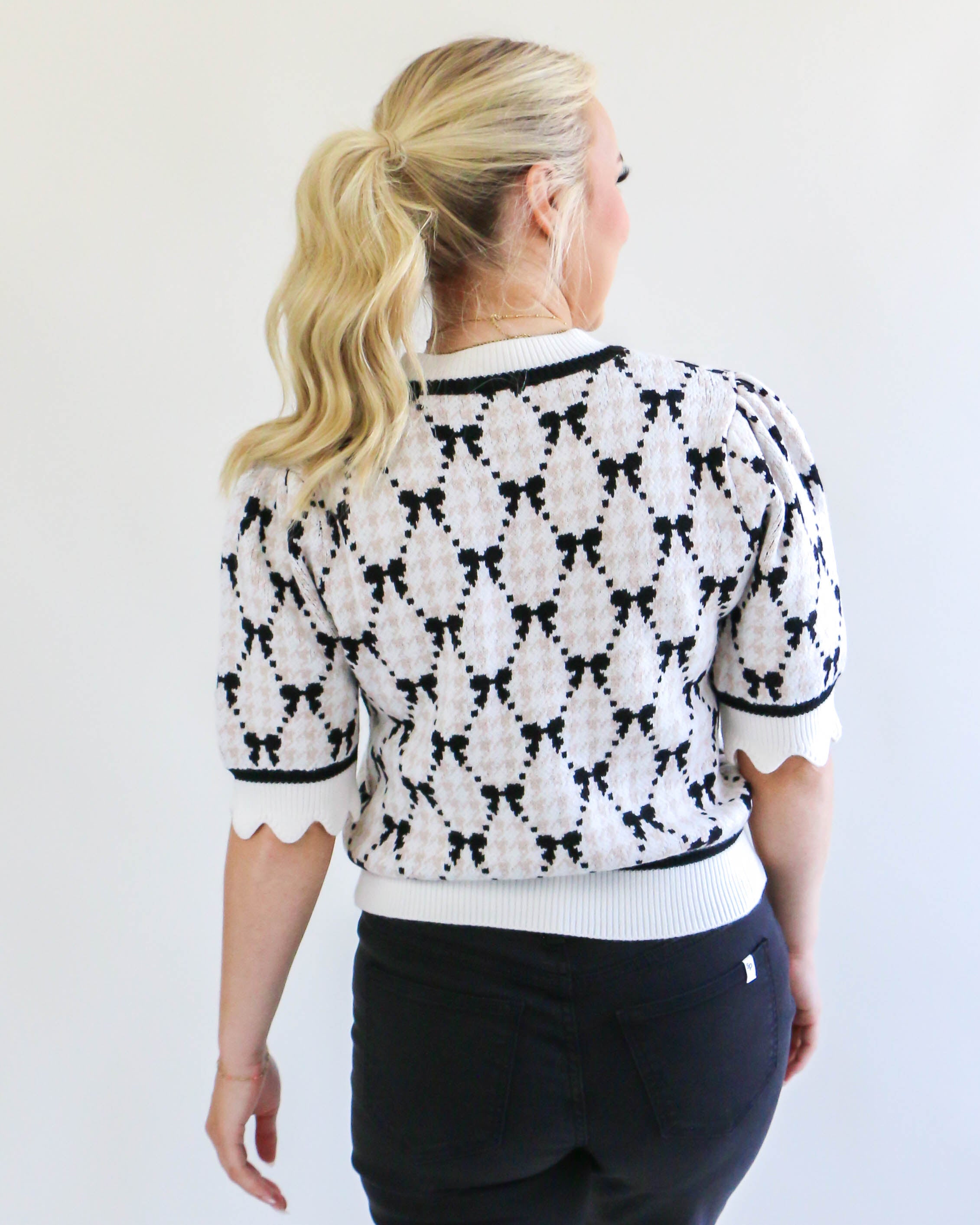 Short Sleeve Knit Pattern Top