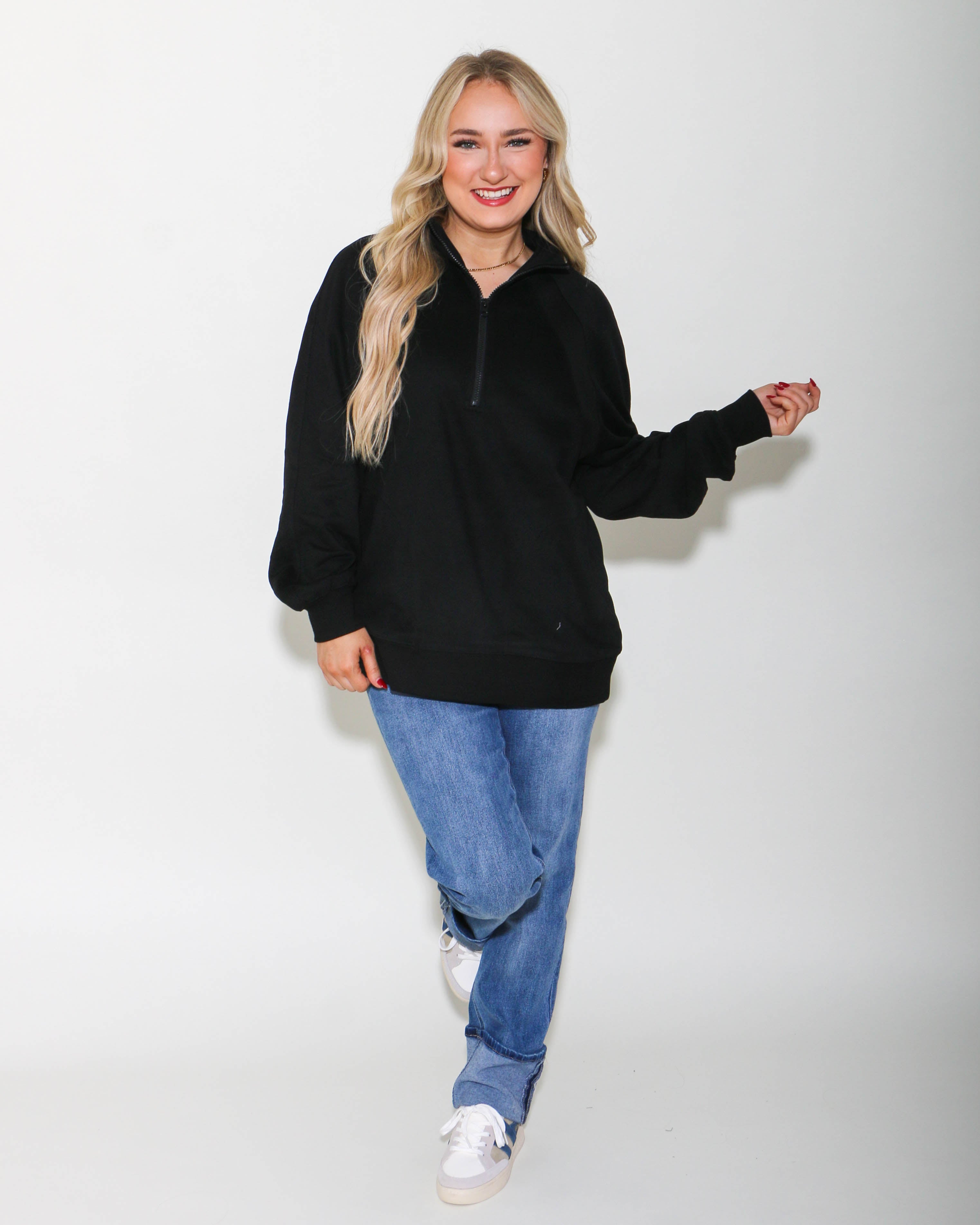 Oversized Sweatshirt Henley Knit Top in Black