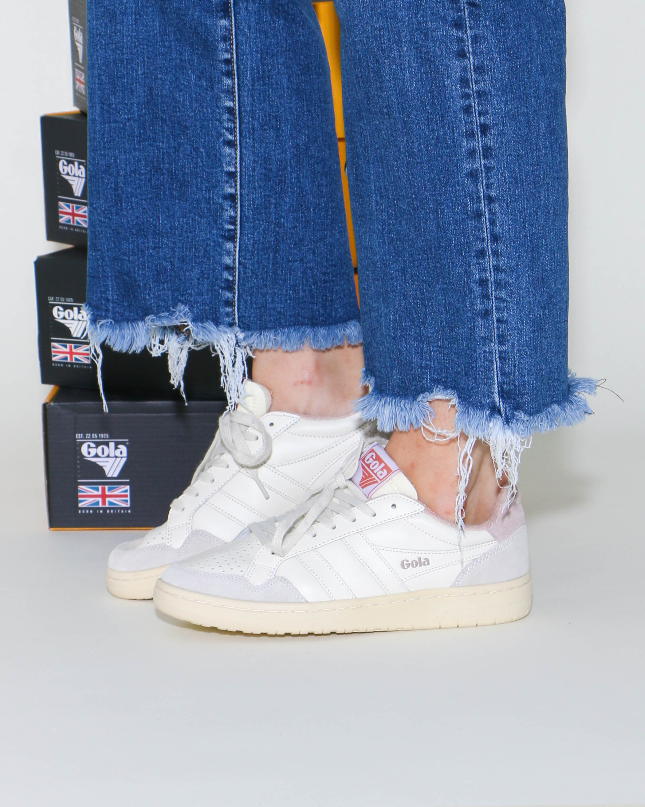 Gola Eagle Sneaker in Off White/Peony