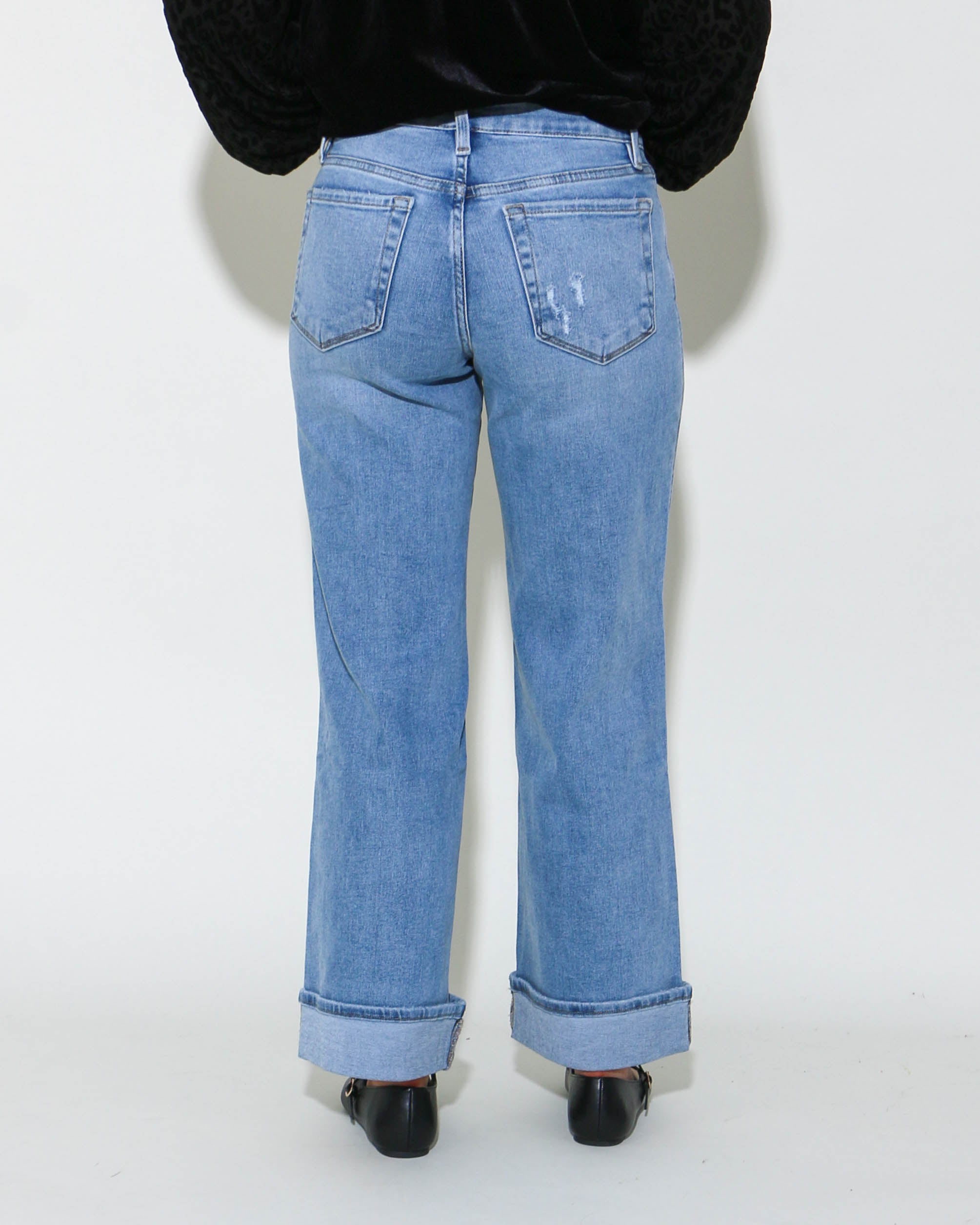 Mid-Rise Cuffed Ankle Wide Jeans