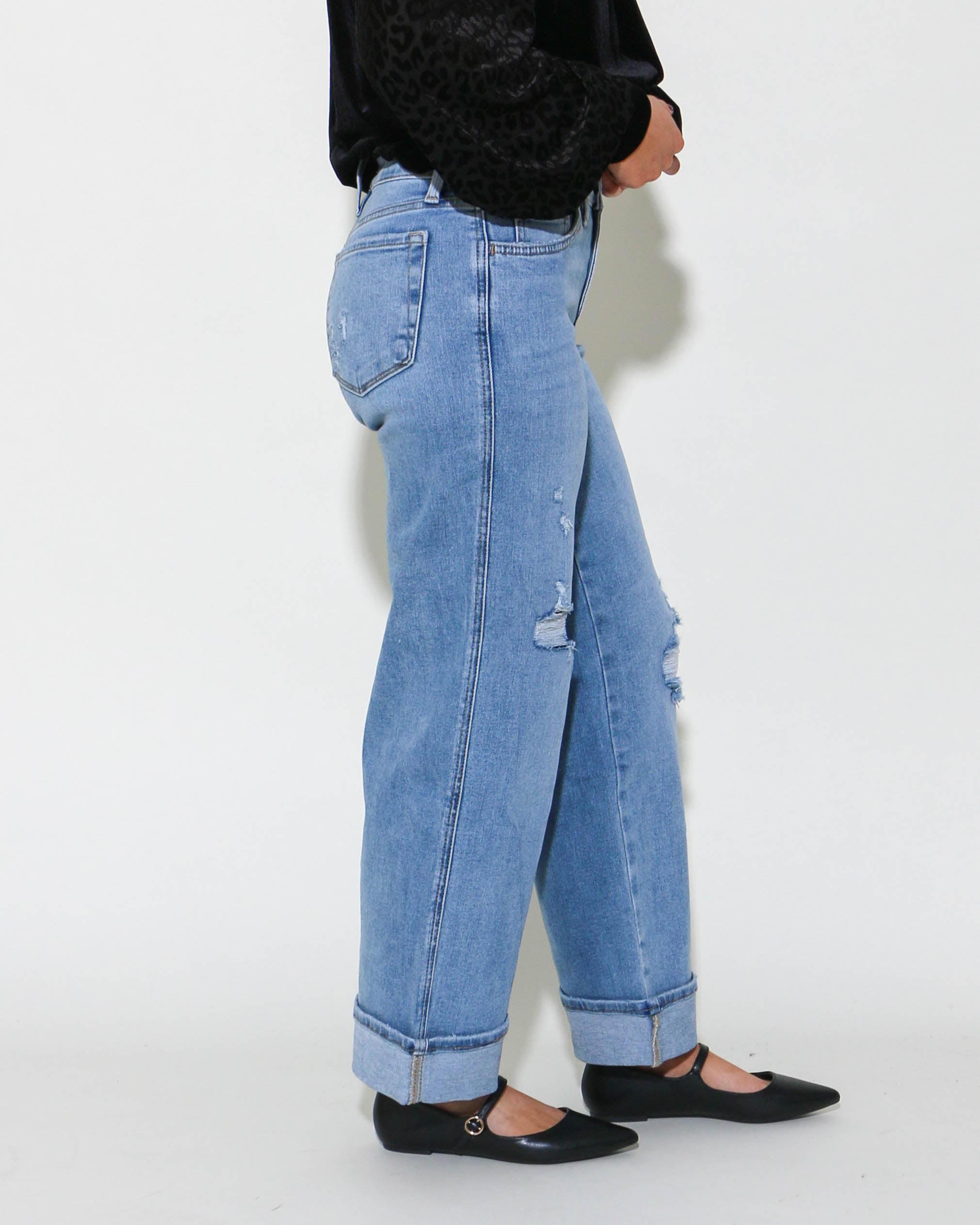 Mid-Rise Cuffed Ankle Wide Jeans