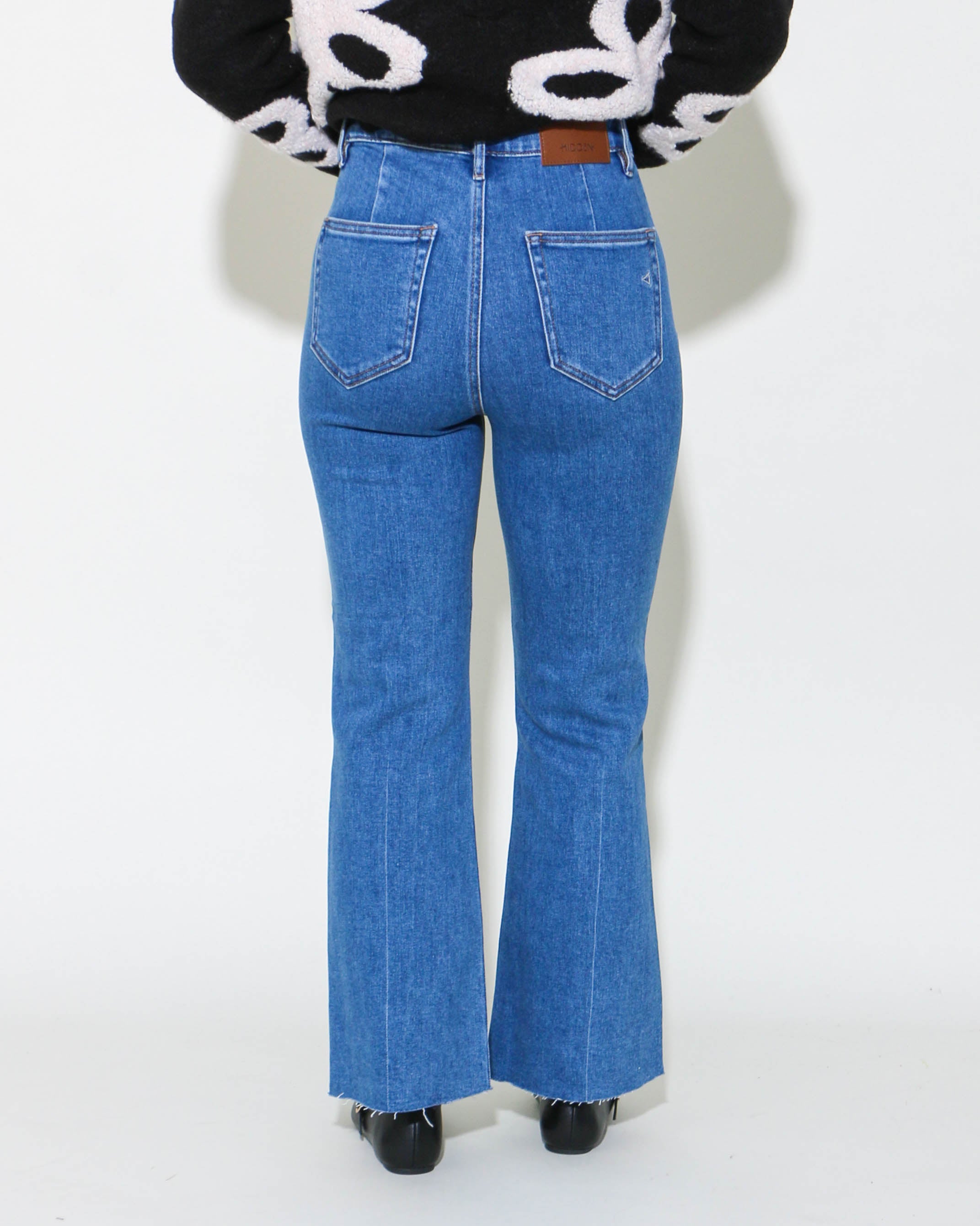 Medium Wash Front Pocket Stretch Crop Flare