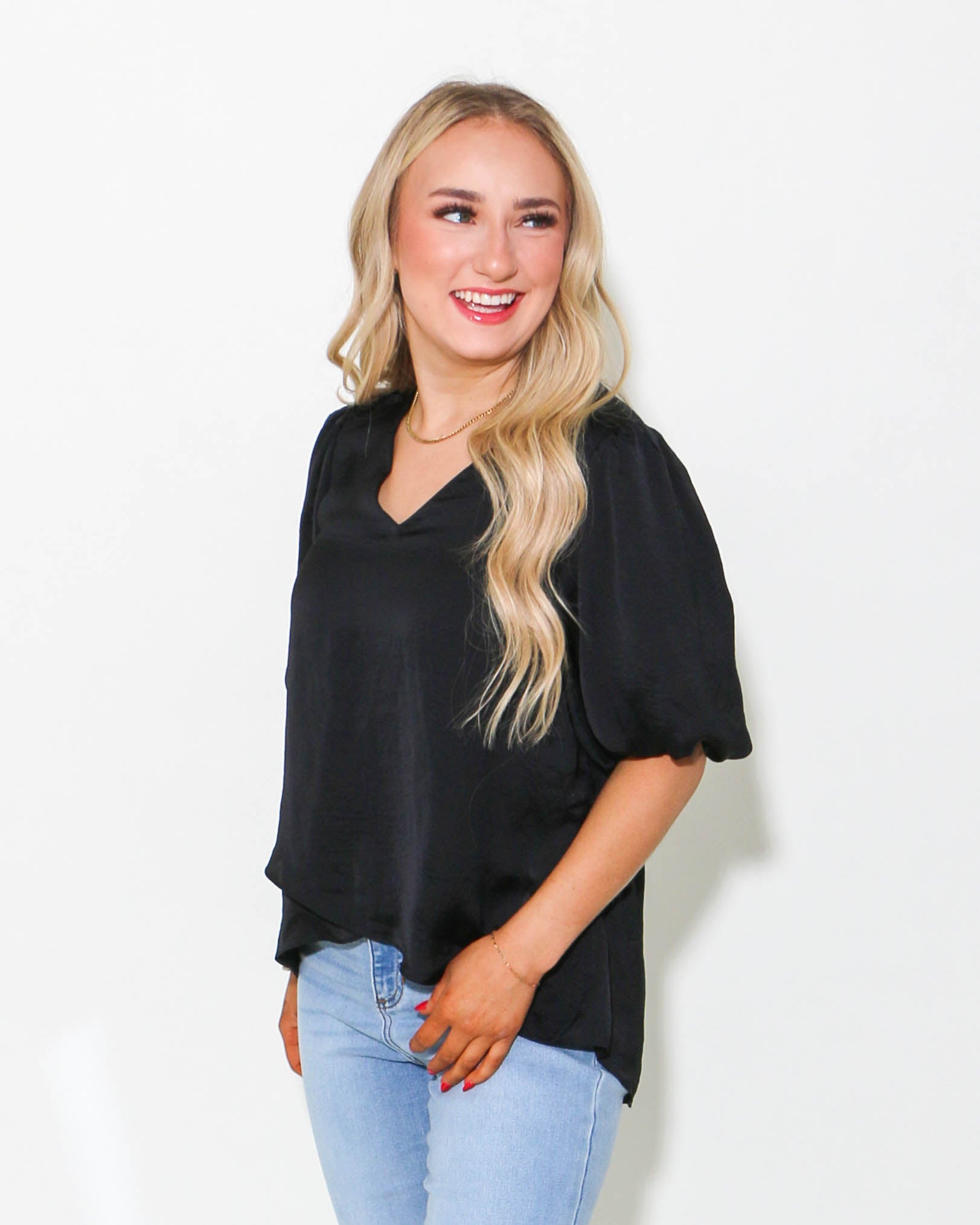 Solid V-Neck Short Sleeve Top in Black