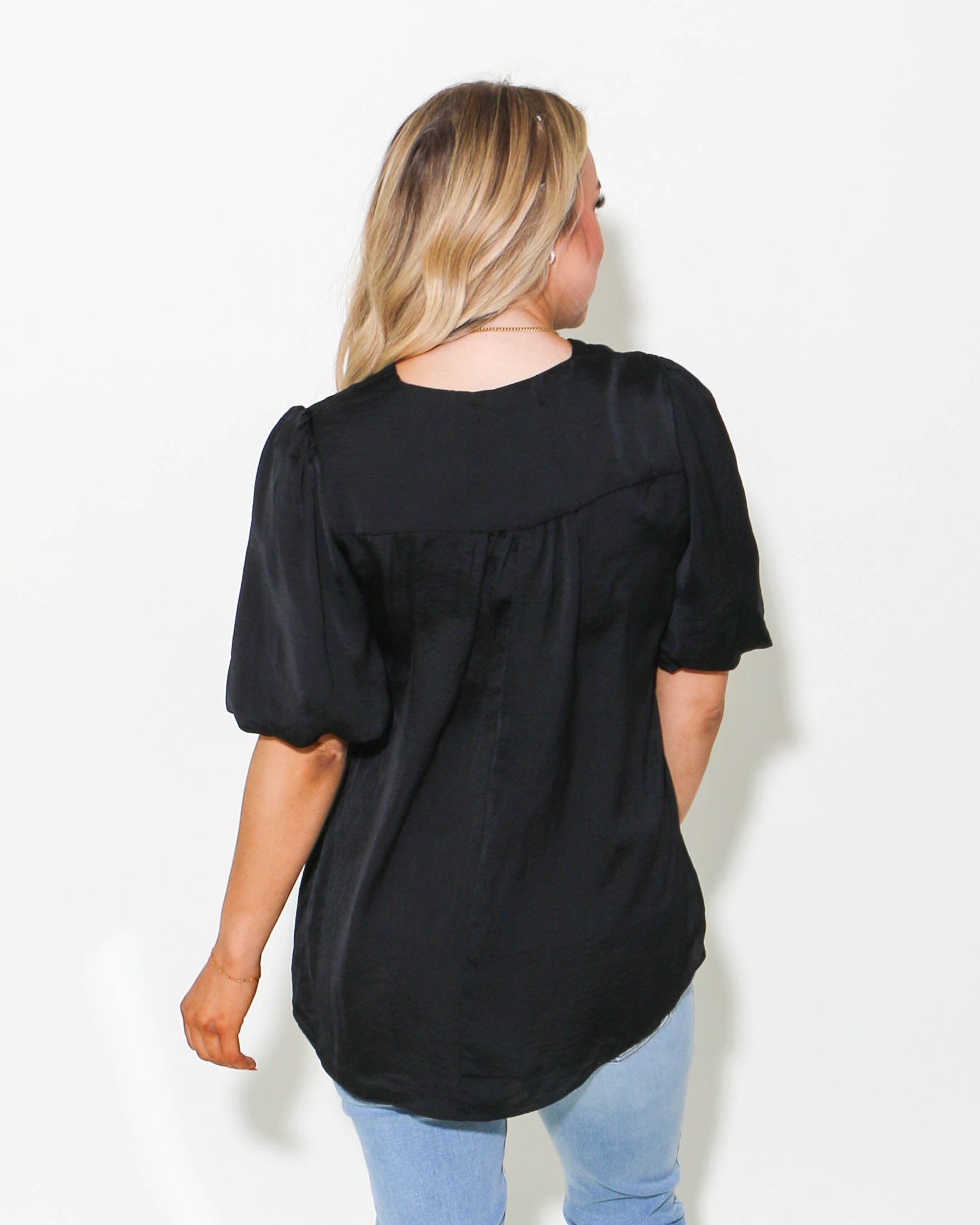 Solid V-Neck Short Sleeve Top in Black