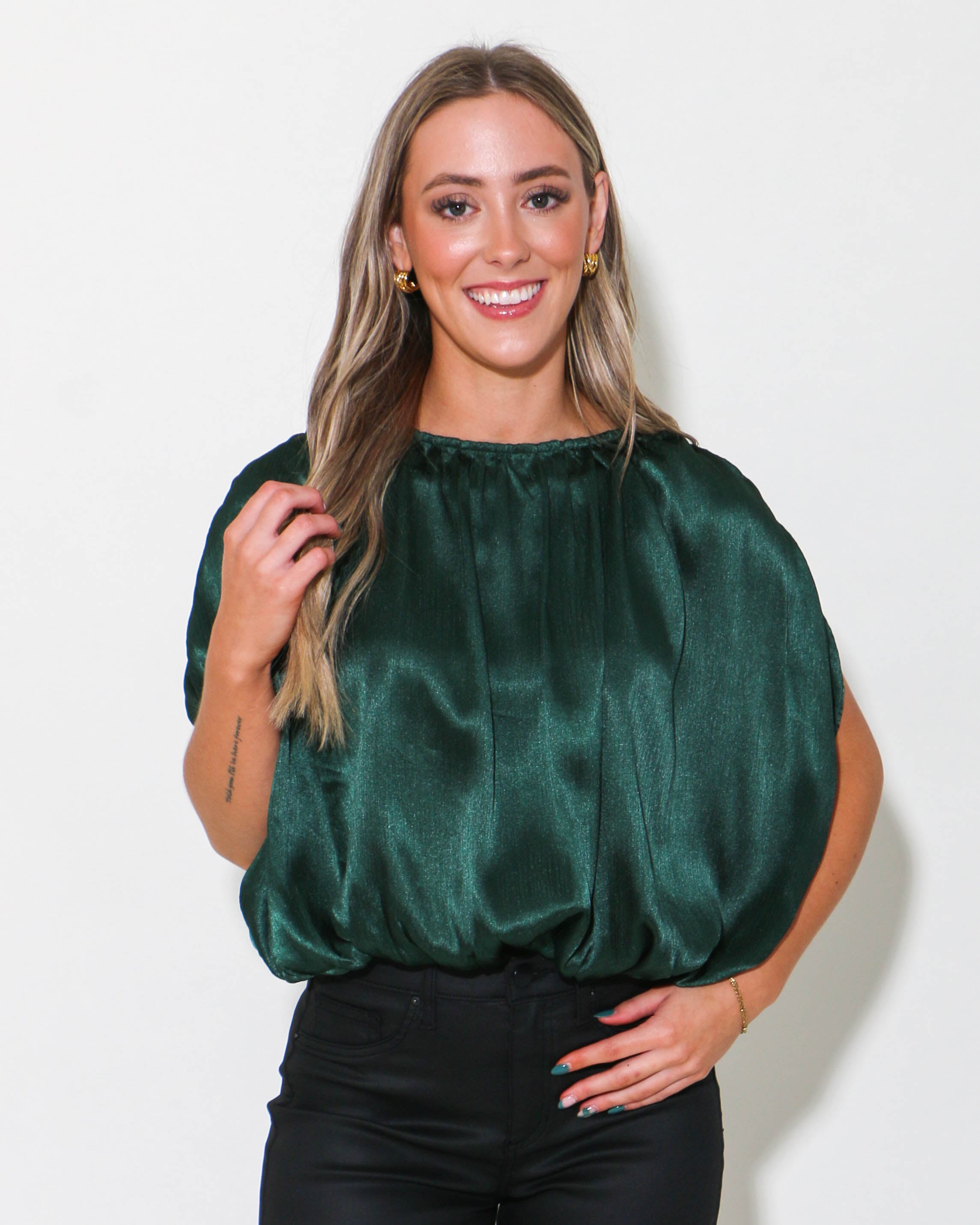 Round Neck Bubble Hem Top in Hunter Green