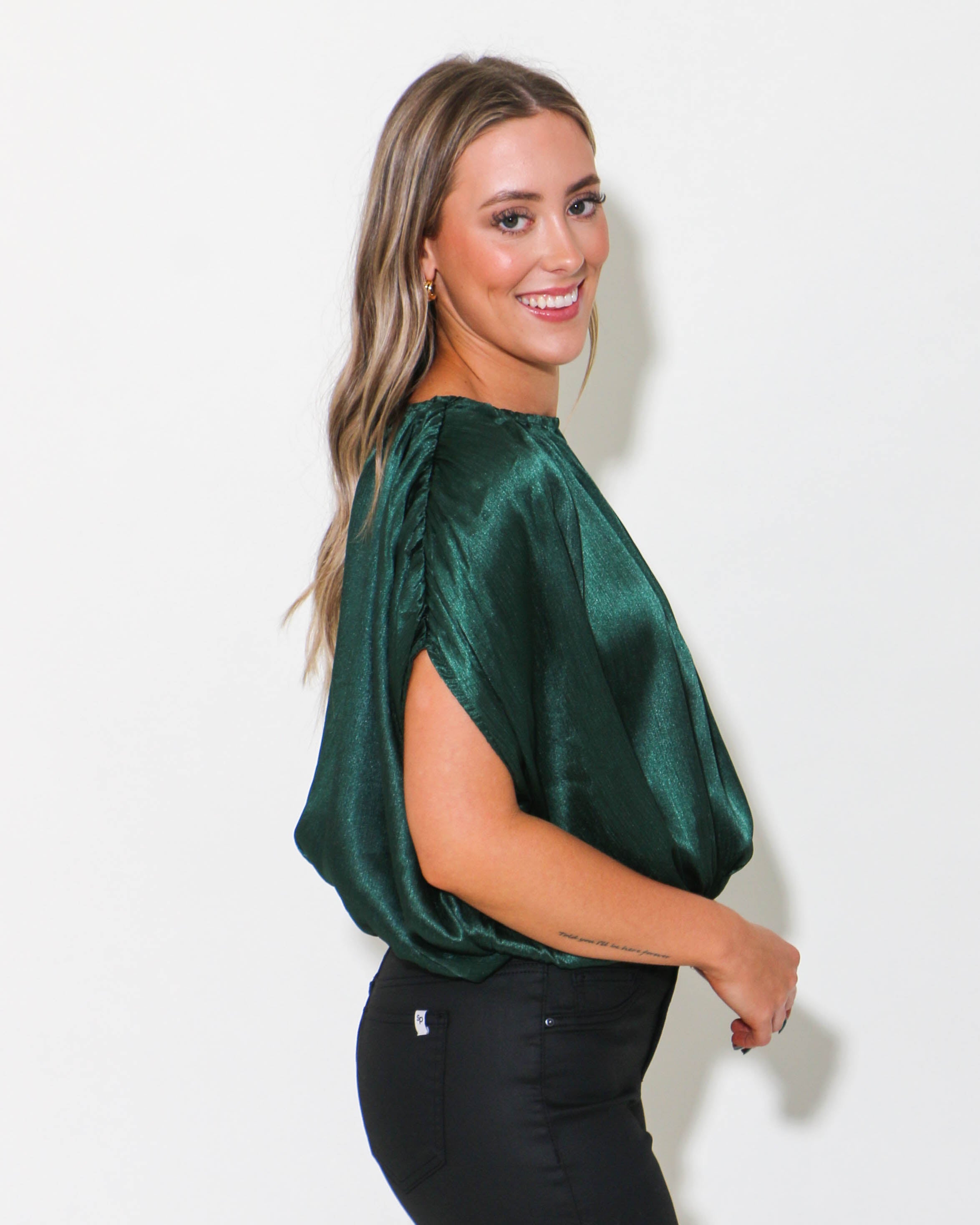 Round Neck Bubble Hem Top in Hunter Green