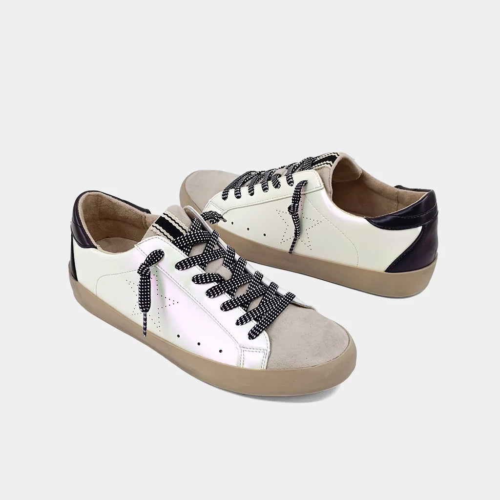 Mia Sneaker in Metallic White