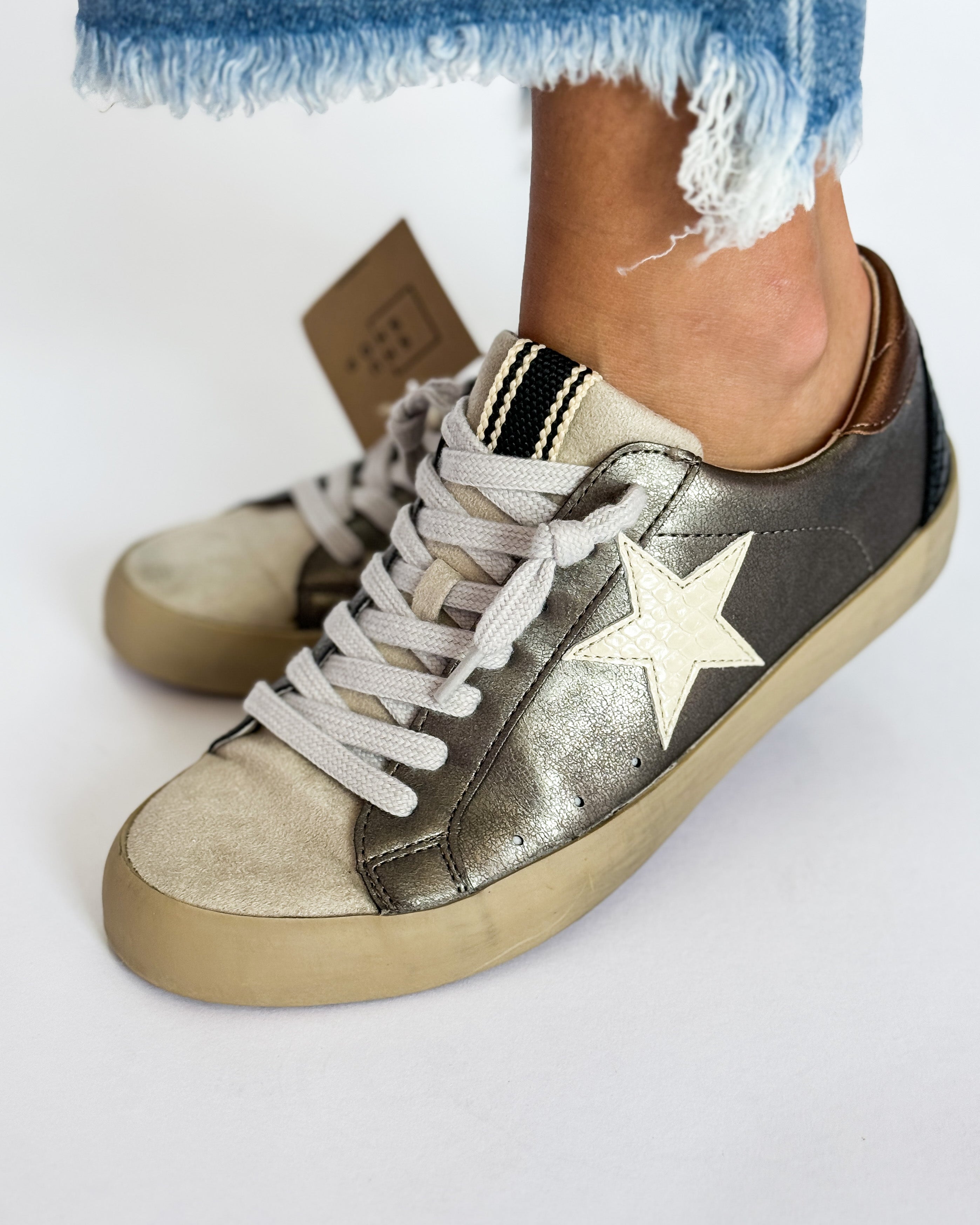 Paula Sneaker in Metal