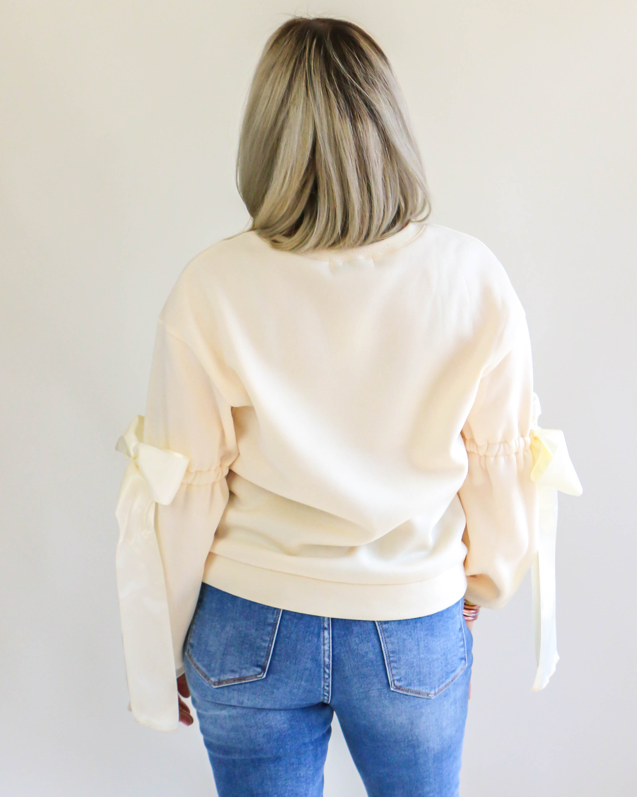 Bow Detail Sweatshirt in Cream