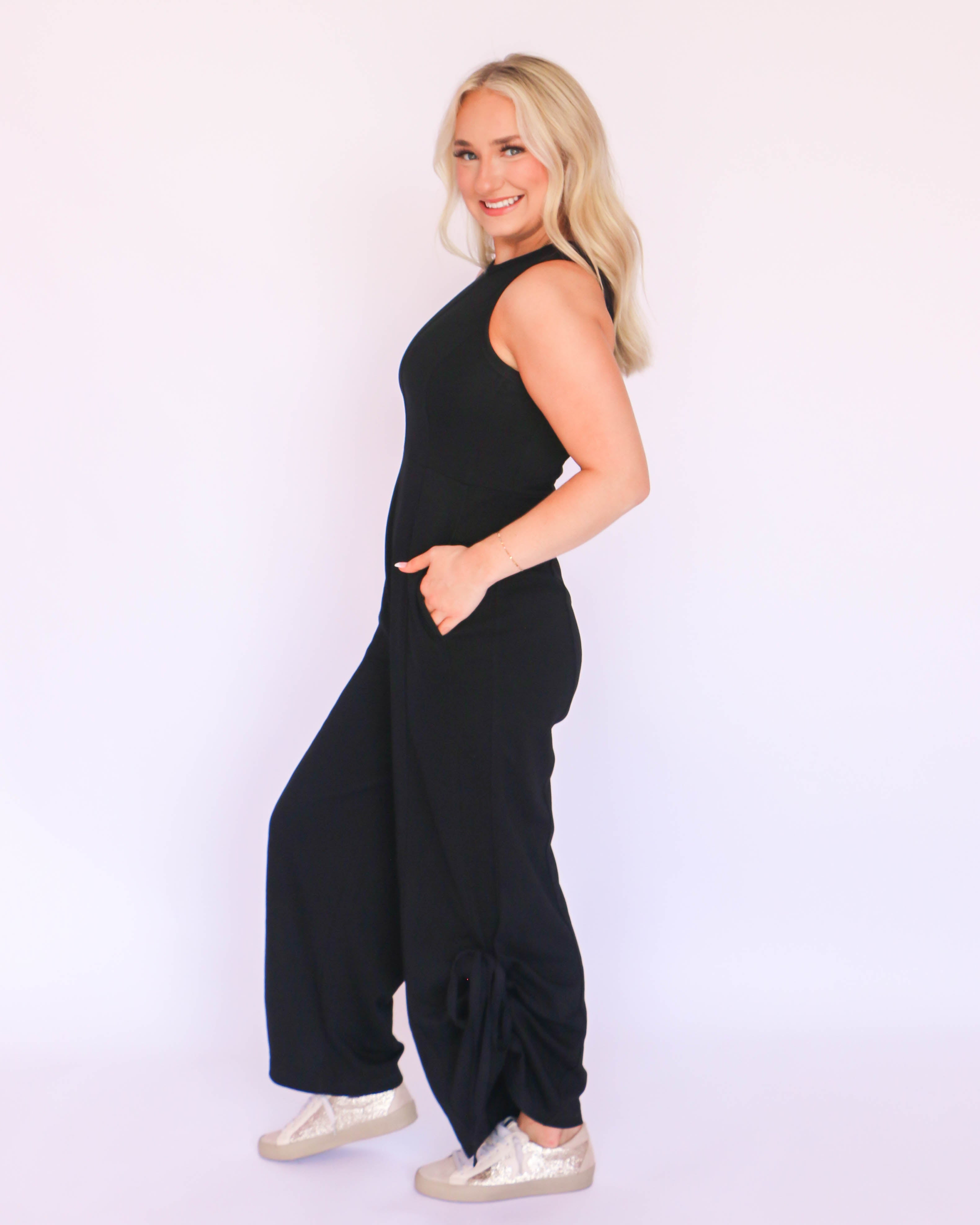 Black Sleeveless Round Neck Jumpsuit